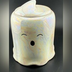 10 Strawberry Street Iridescent Ghost Canister. 6”H